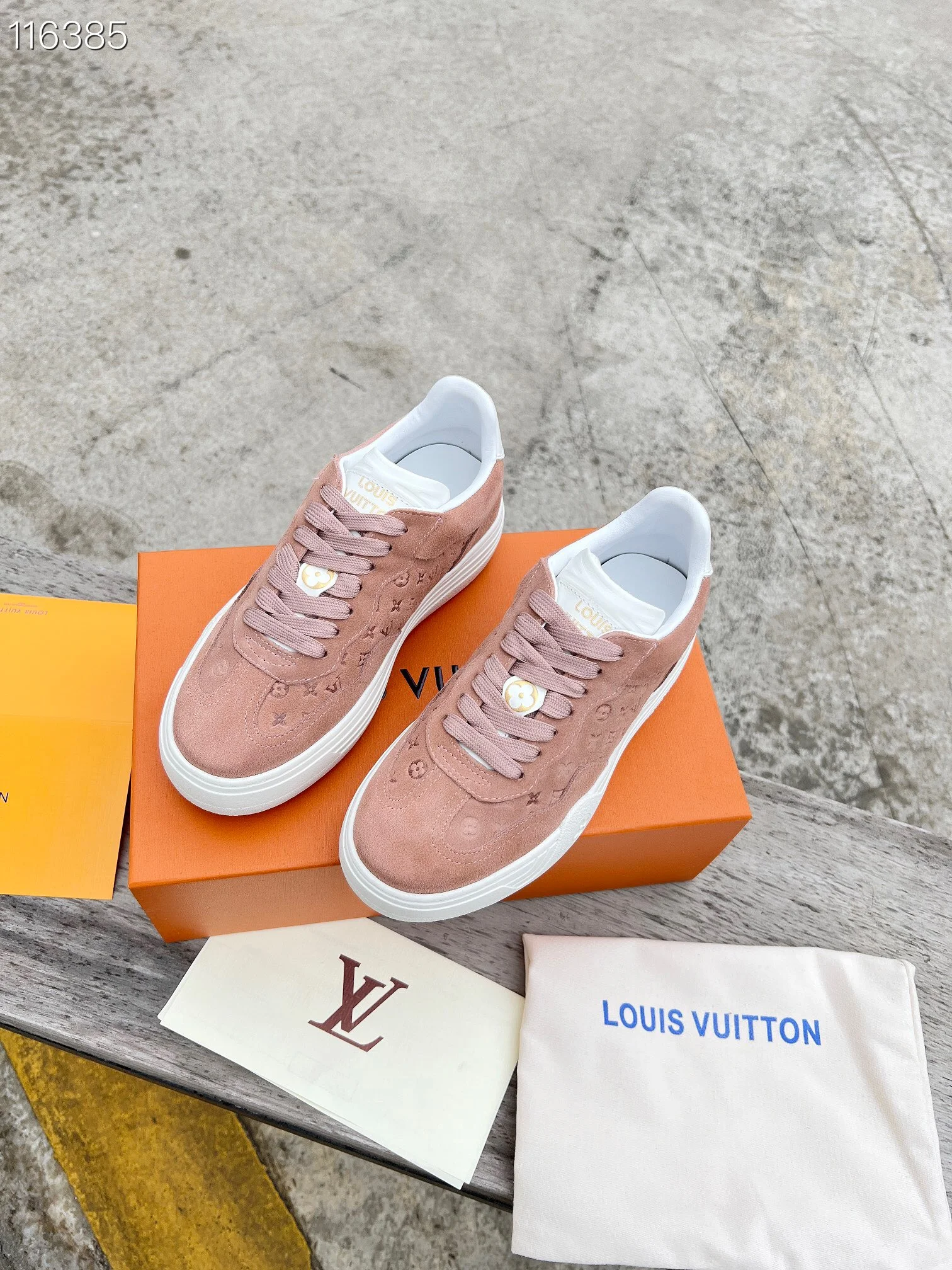 LV $101 gallery