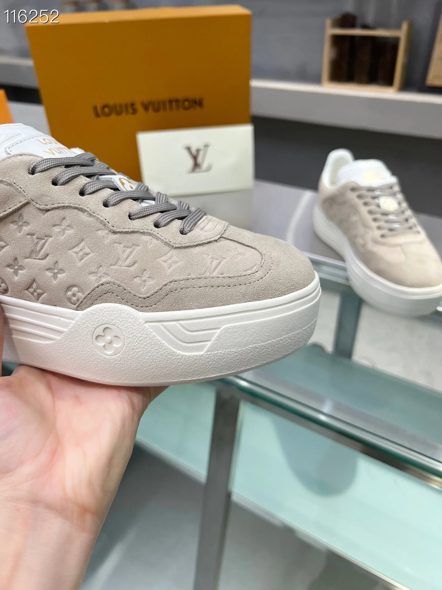 LV $101 gallery