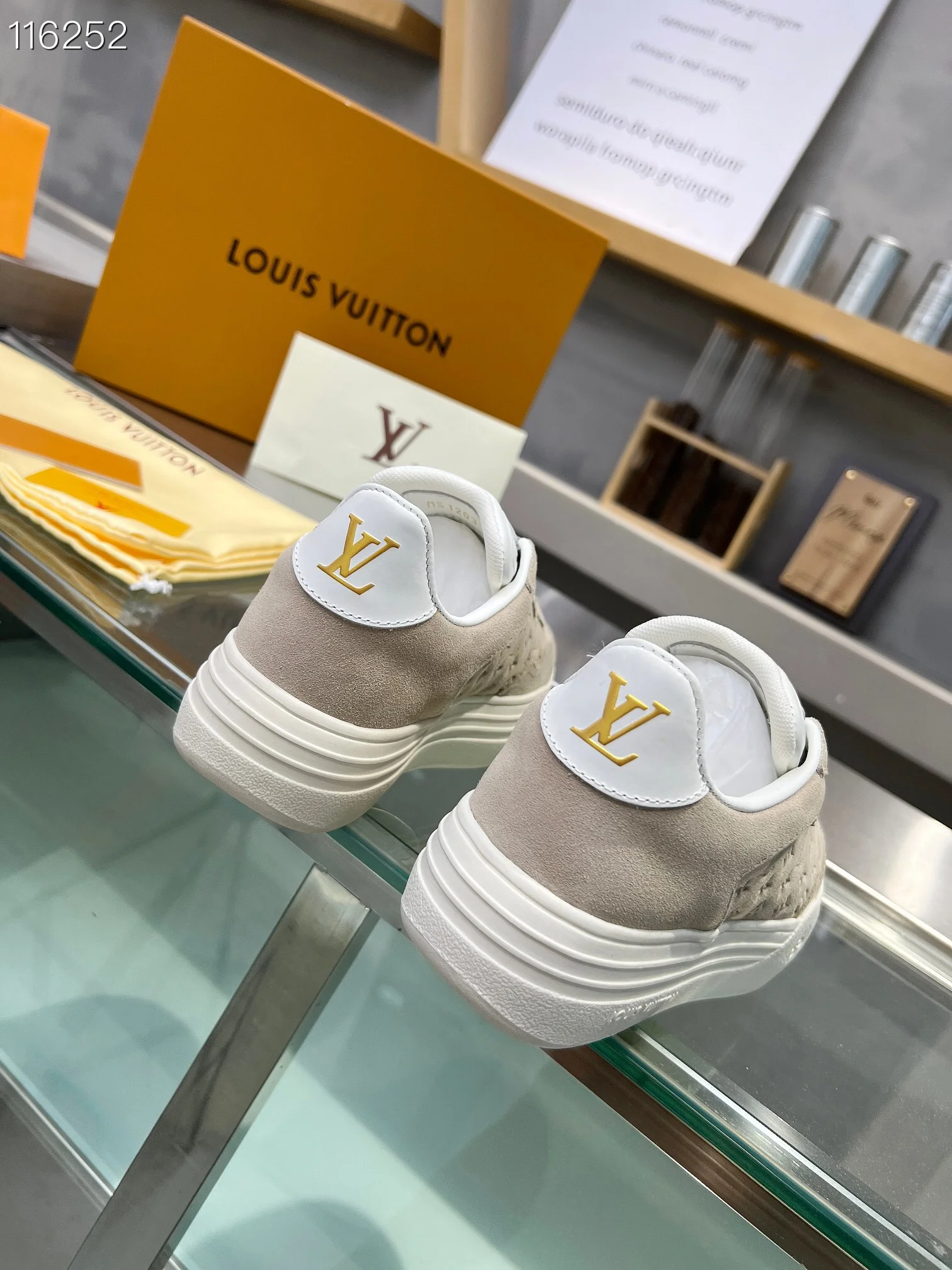 LV $101 gallery