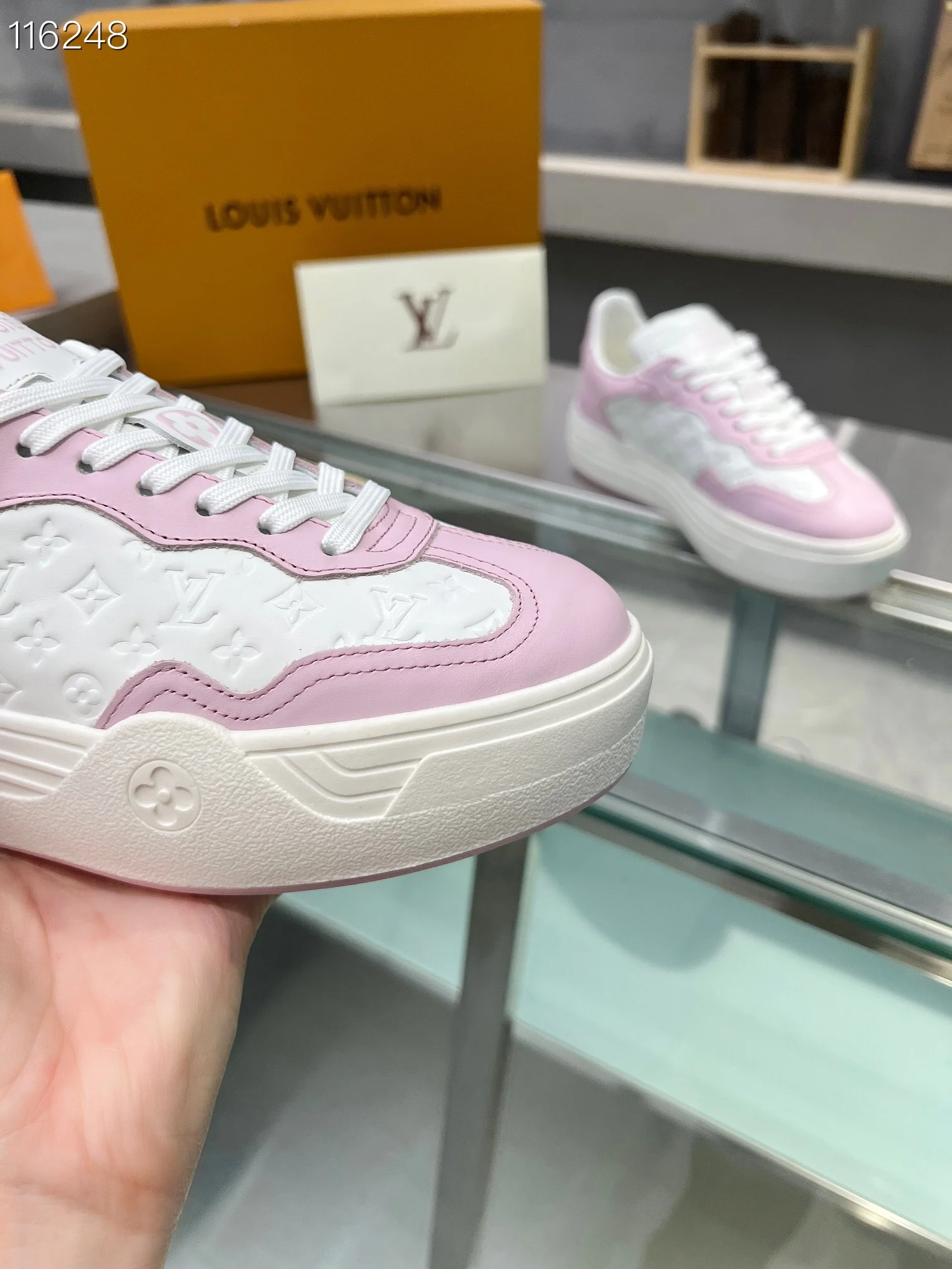 LV $101 gallery