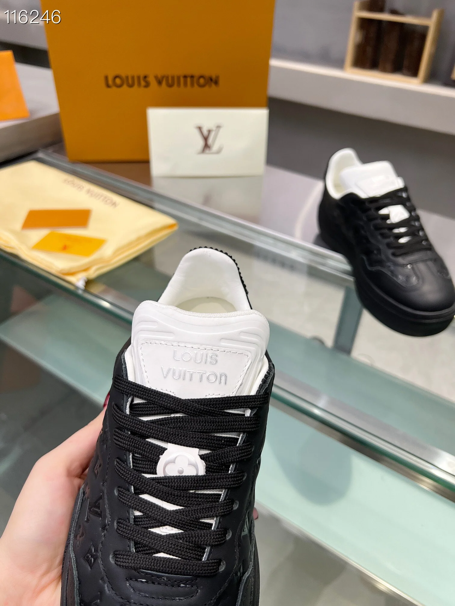 LV $101 gallery