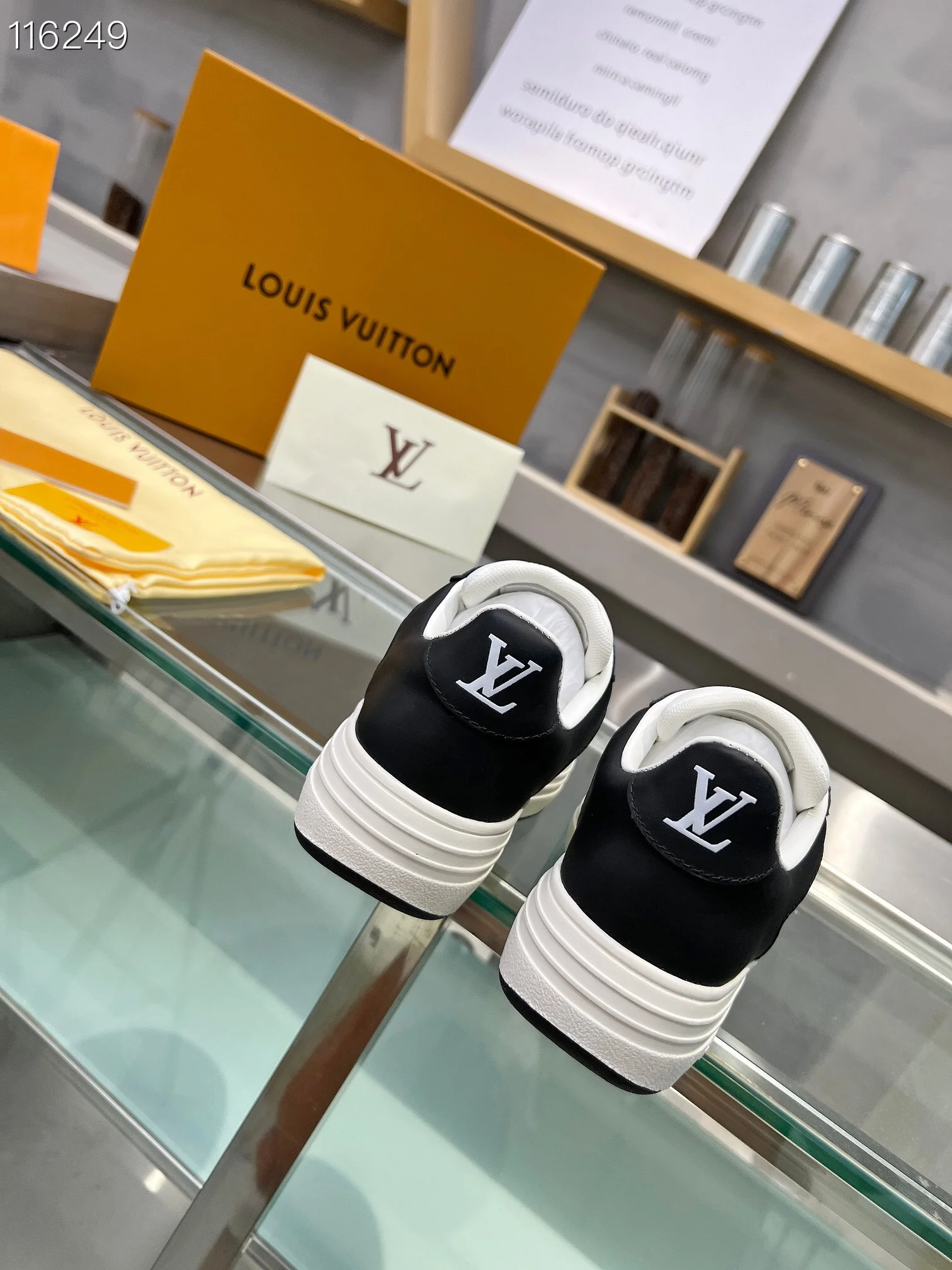 LV $101 gallery