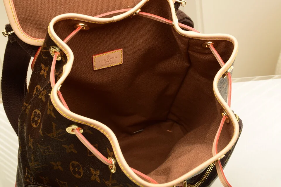 LV $109 gallery