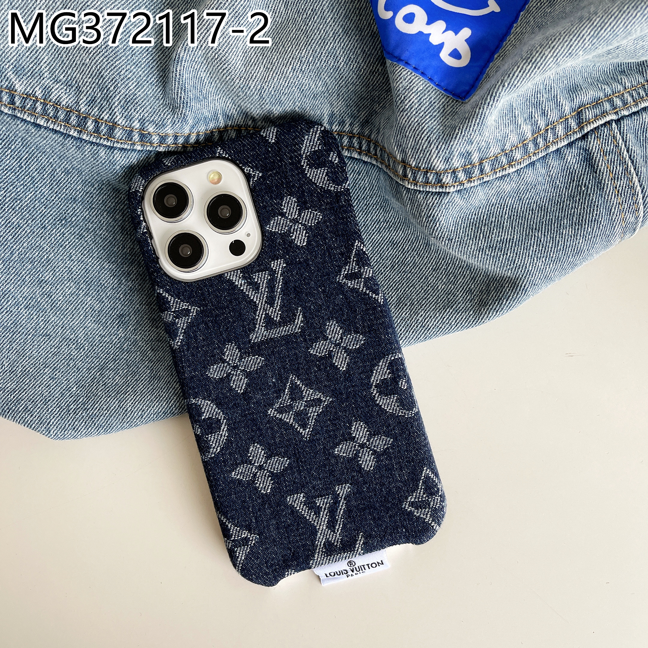 LV $11 gallery