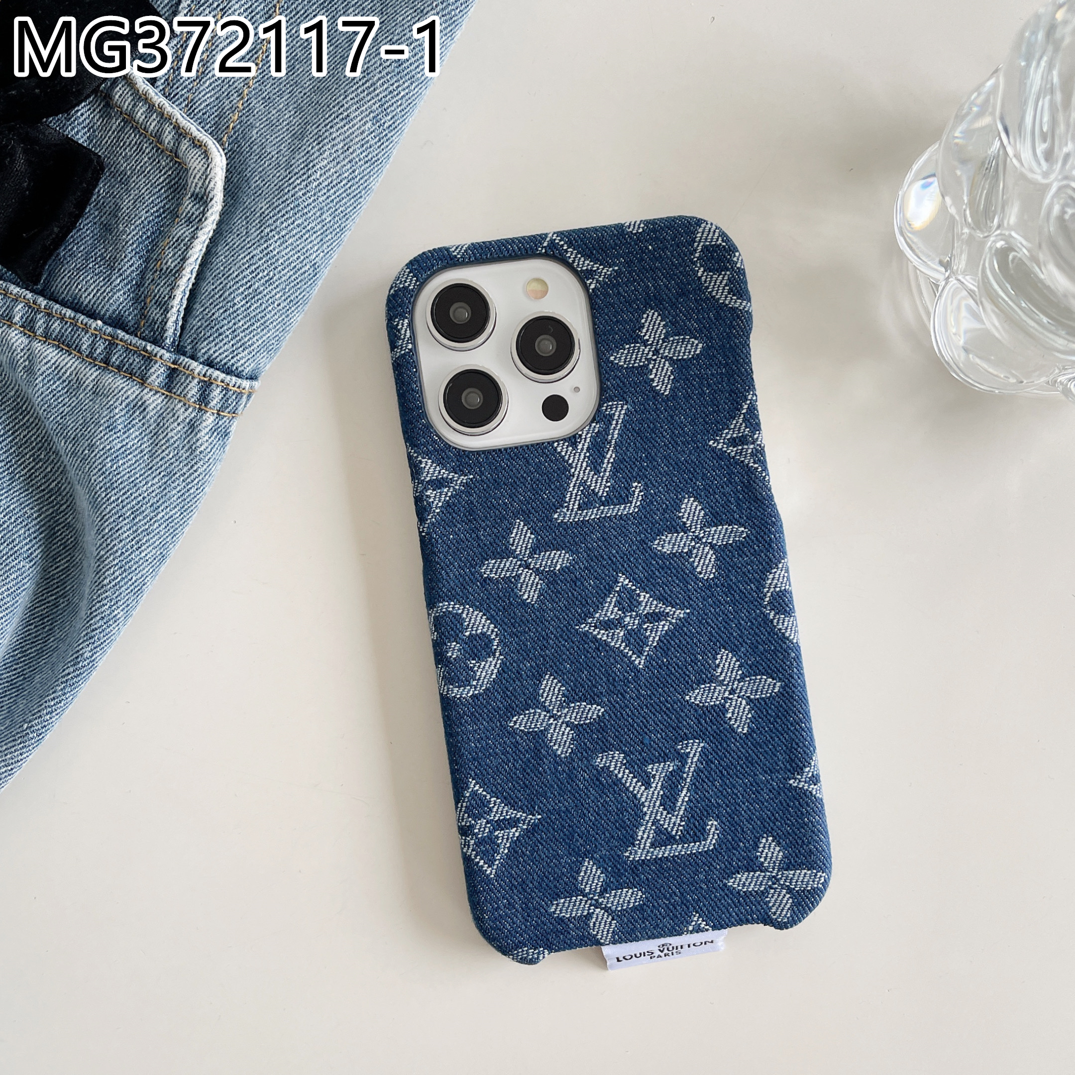 LV $11 gallery