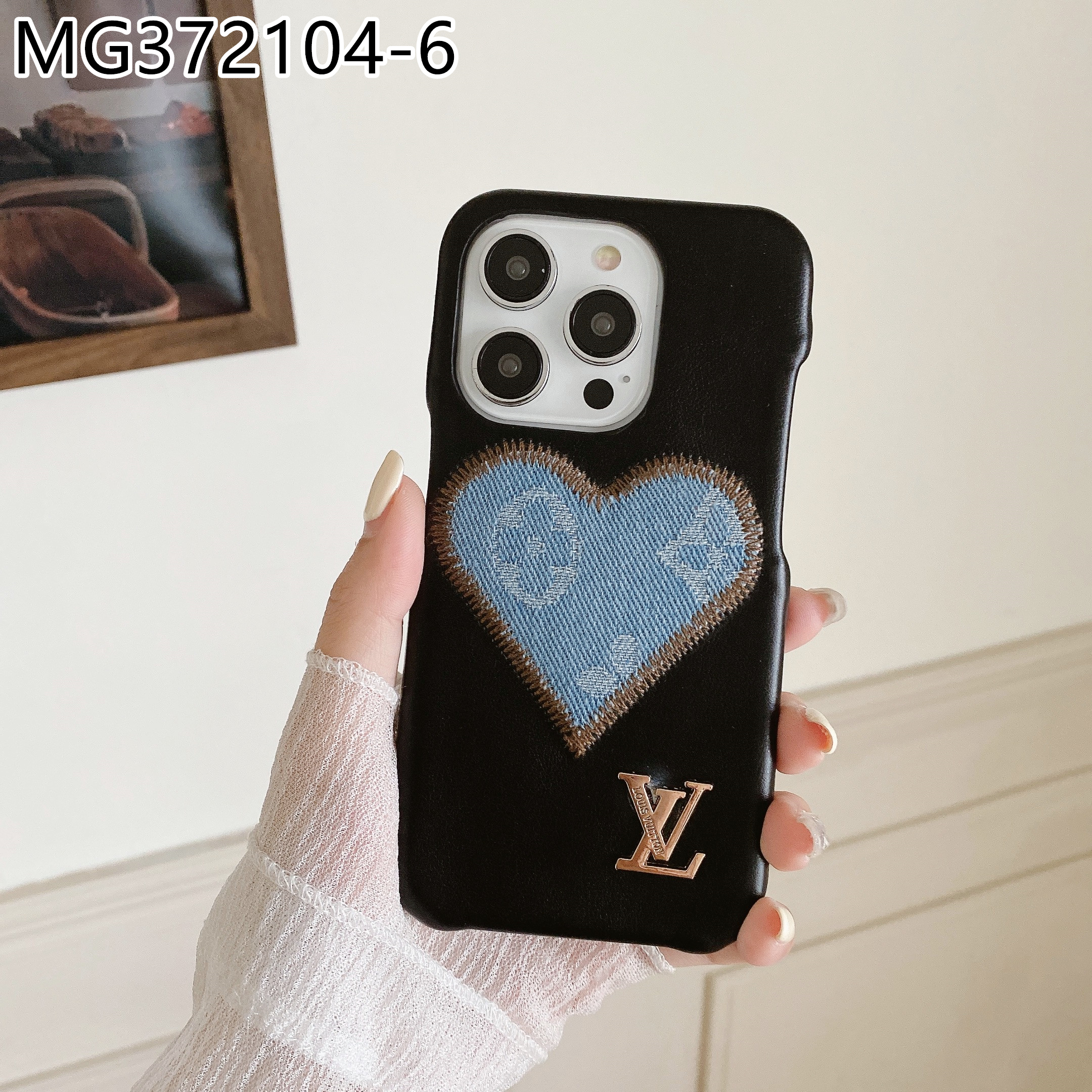 LV $11 gallery