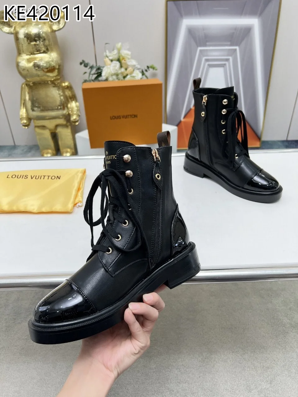 LV $113 gallery