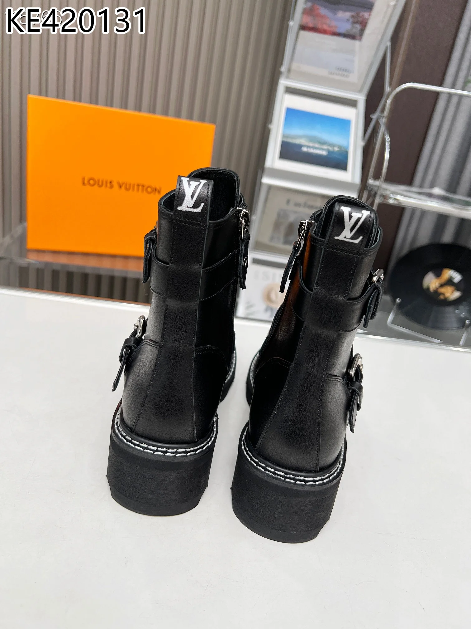 LV $119 gallery