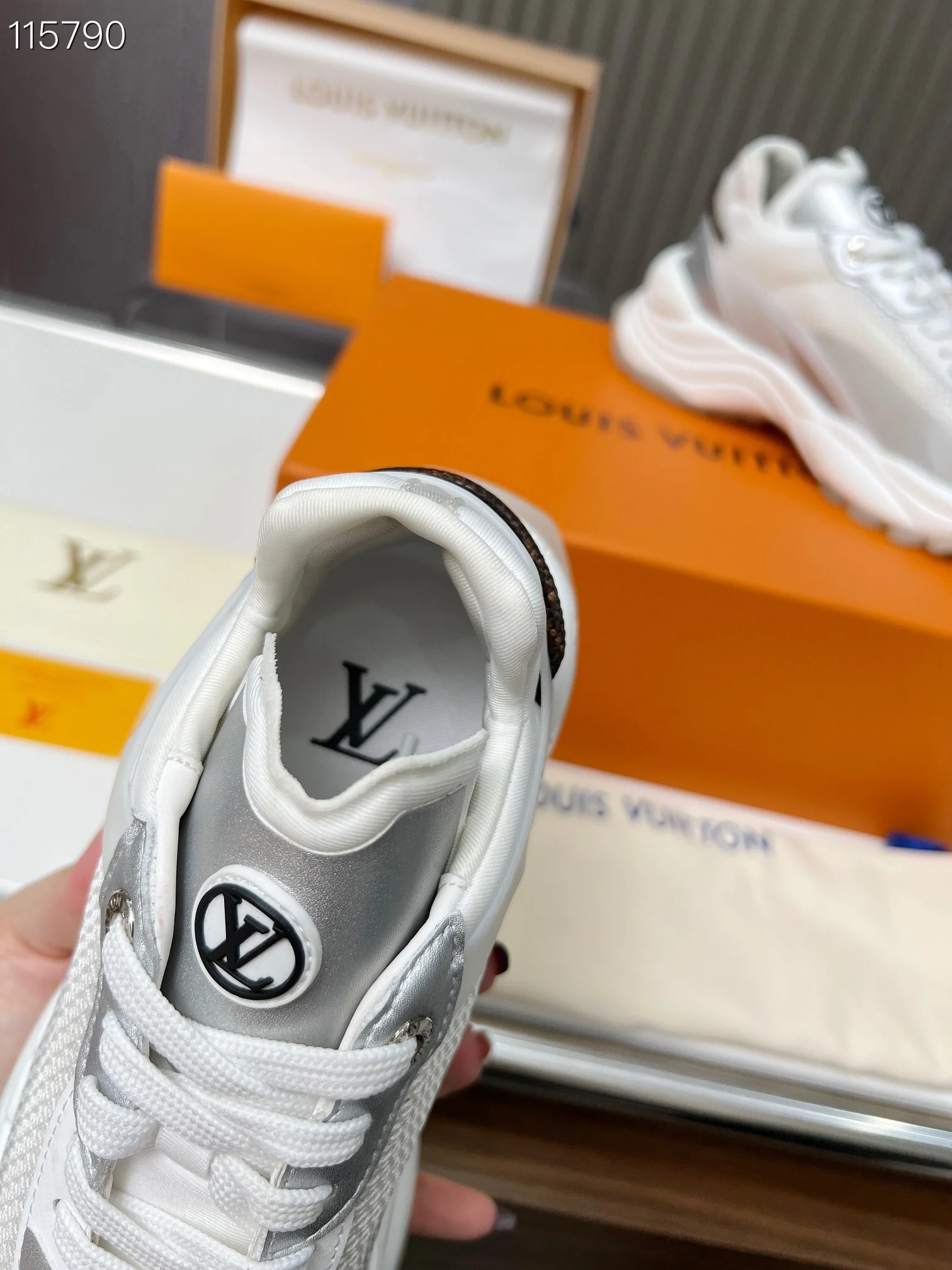 LV $125 gallery