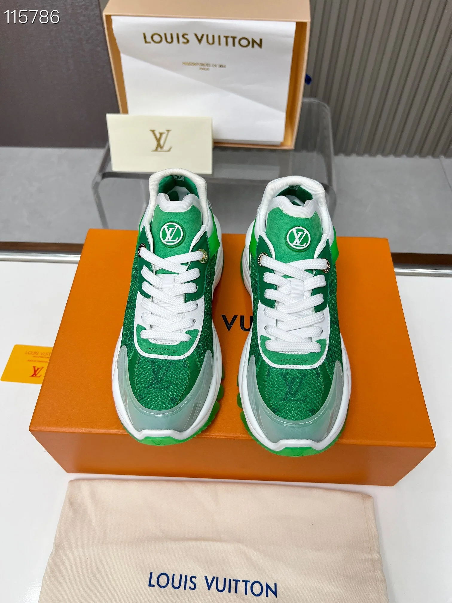 LV $125 gallery