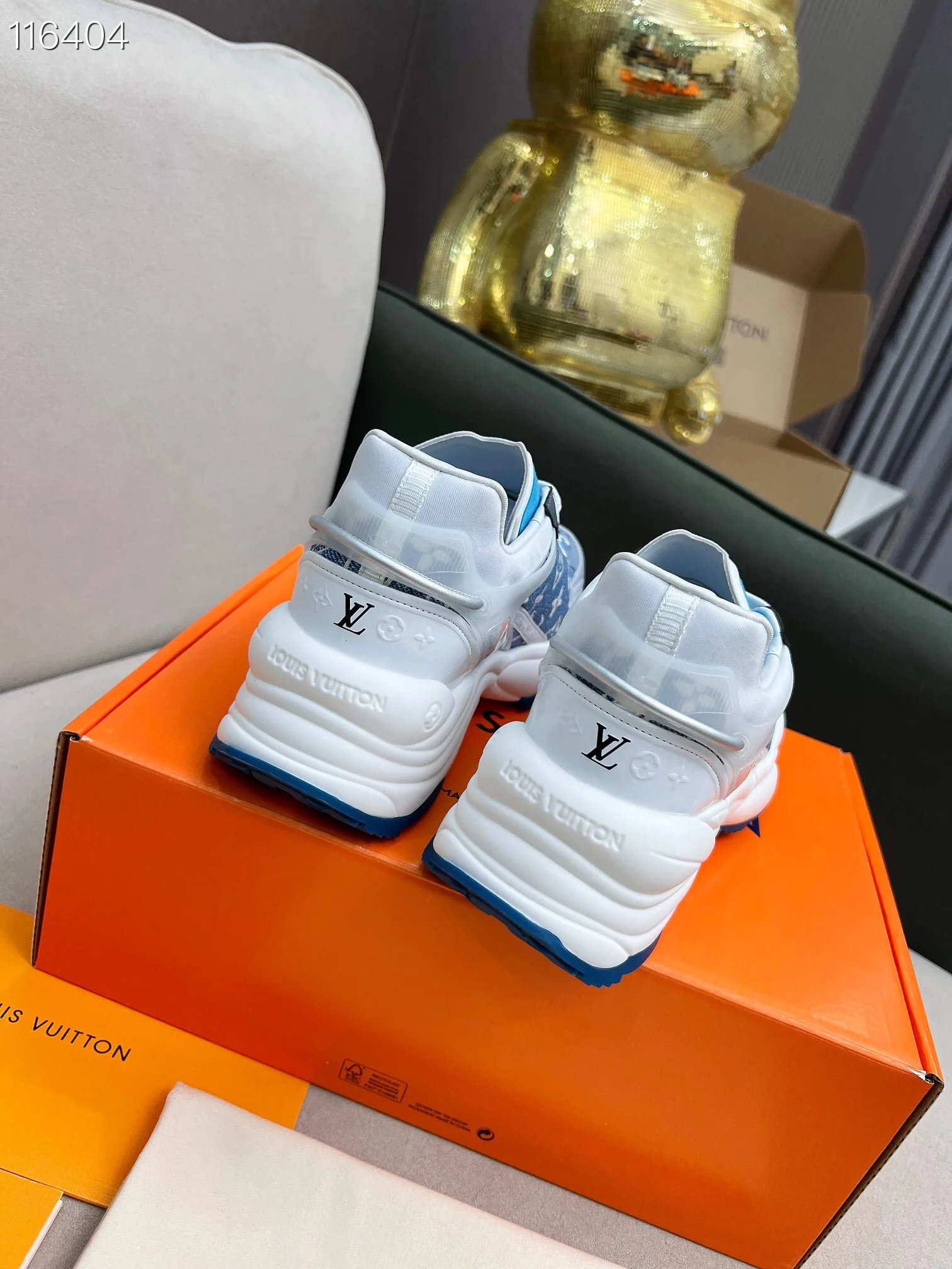 LV $128 gallery