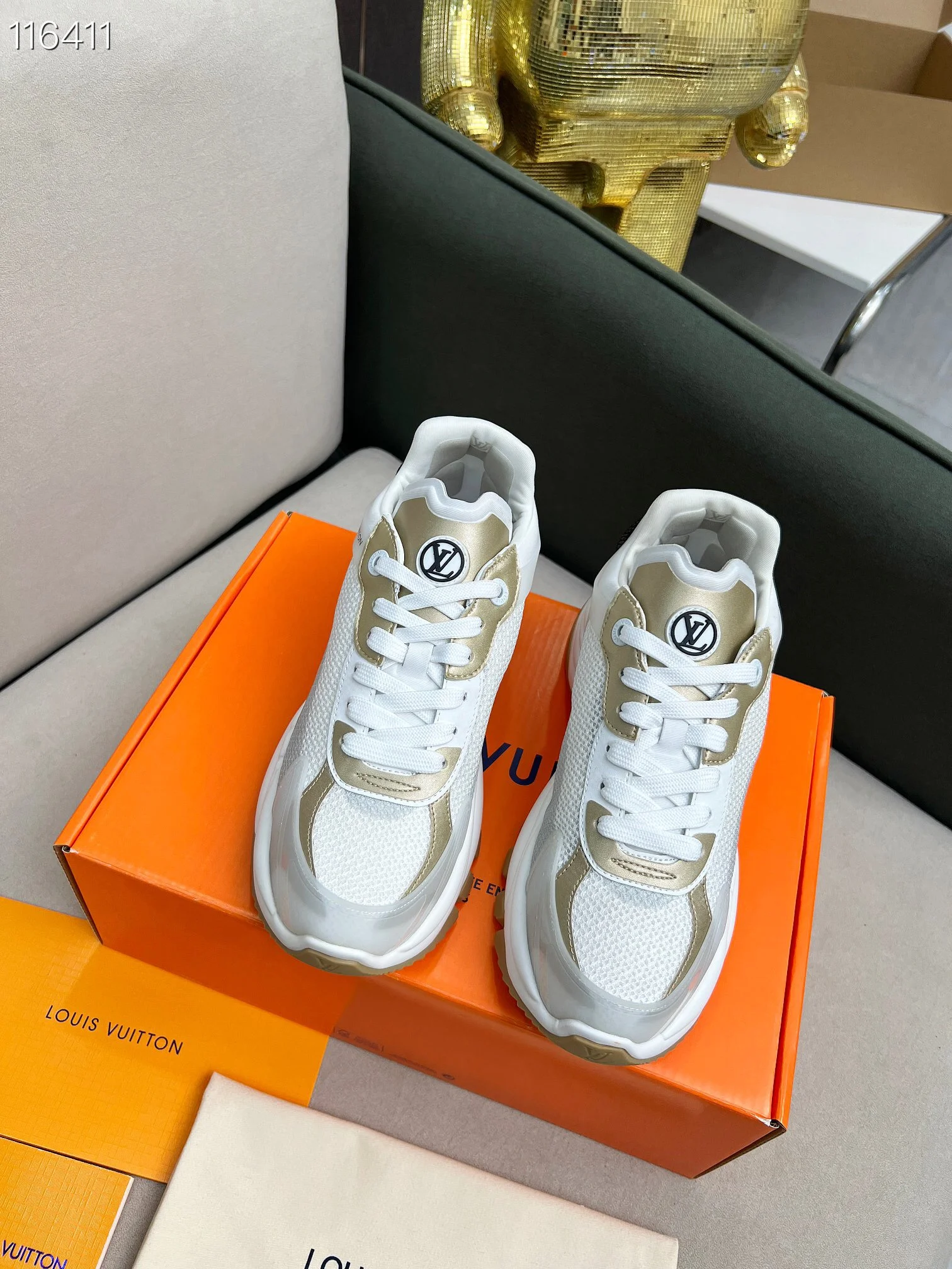 LV $128 gallery