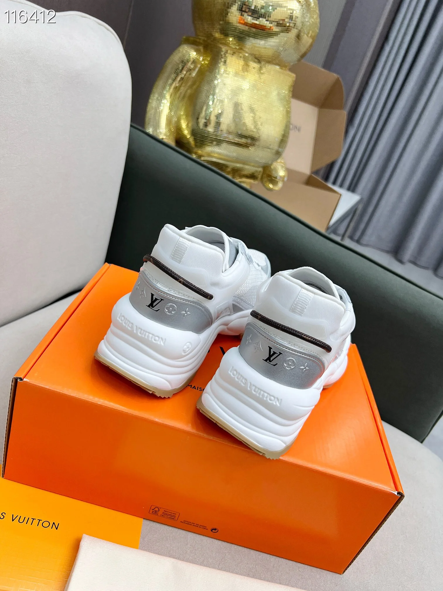 LV $128 gallery