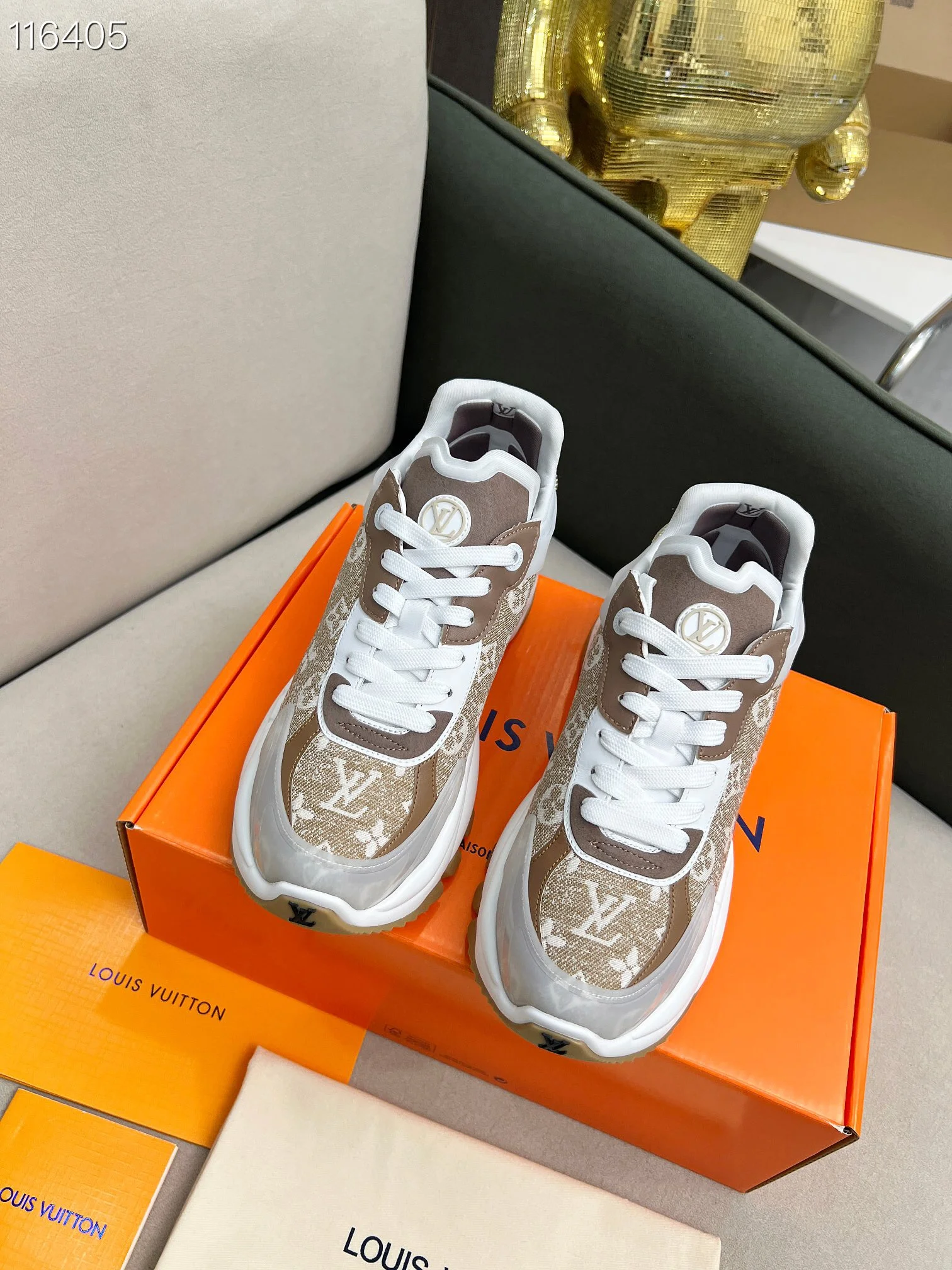 LV $128 gallery