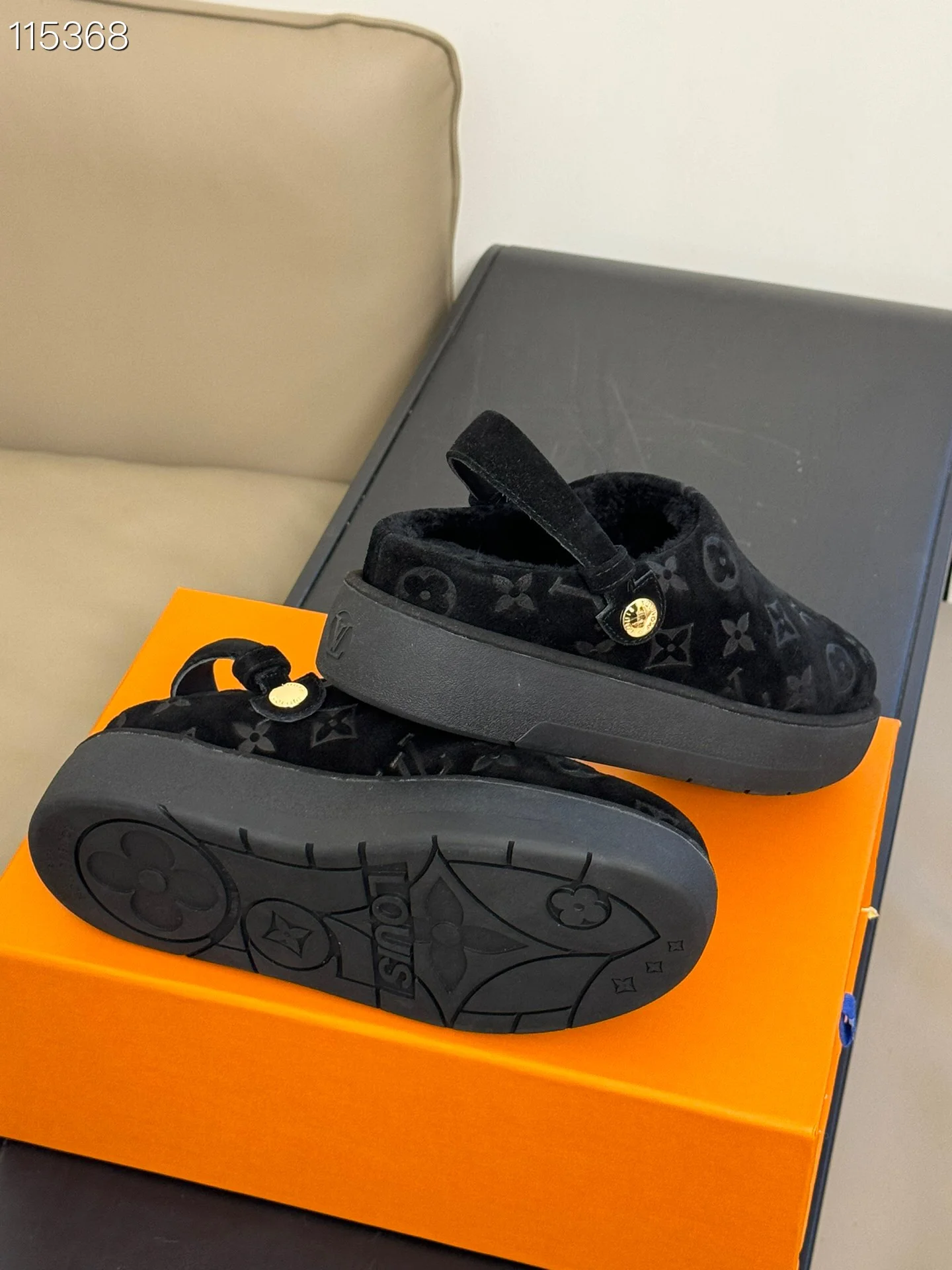 LV $135 gallery