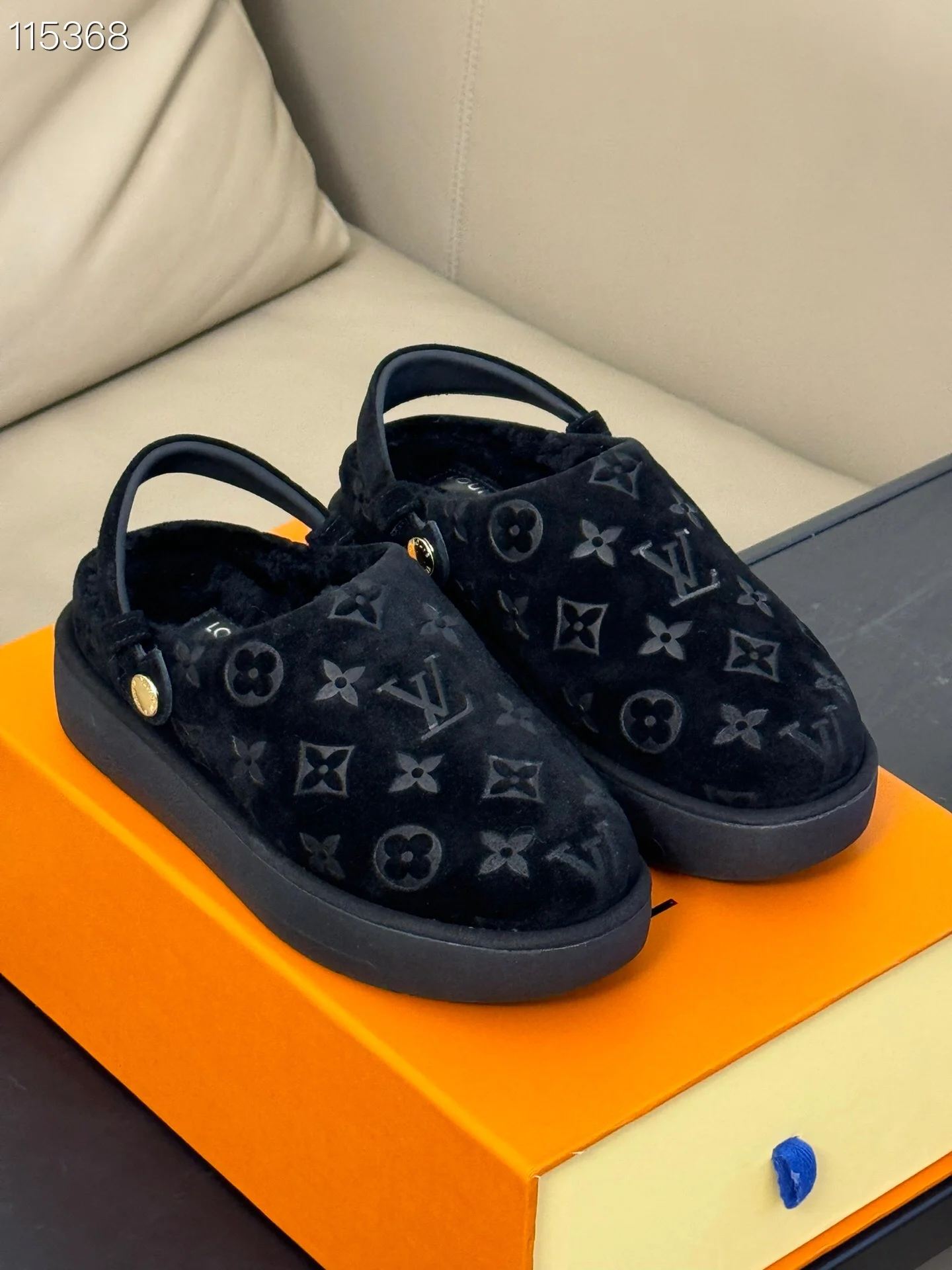 LV $135 gallery