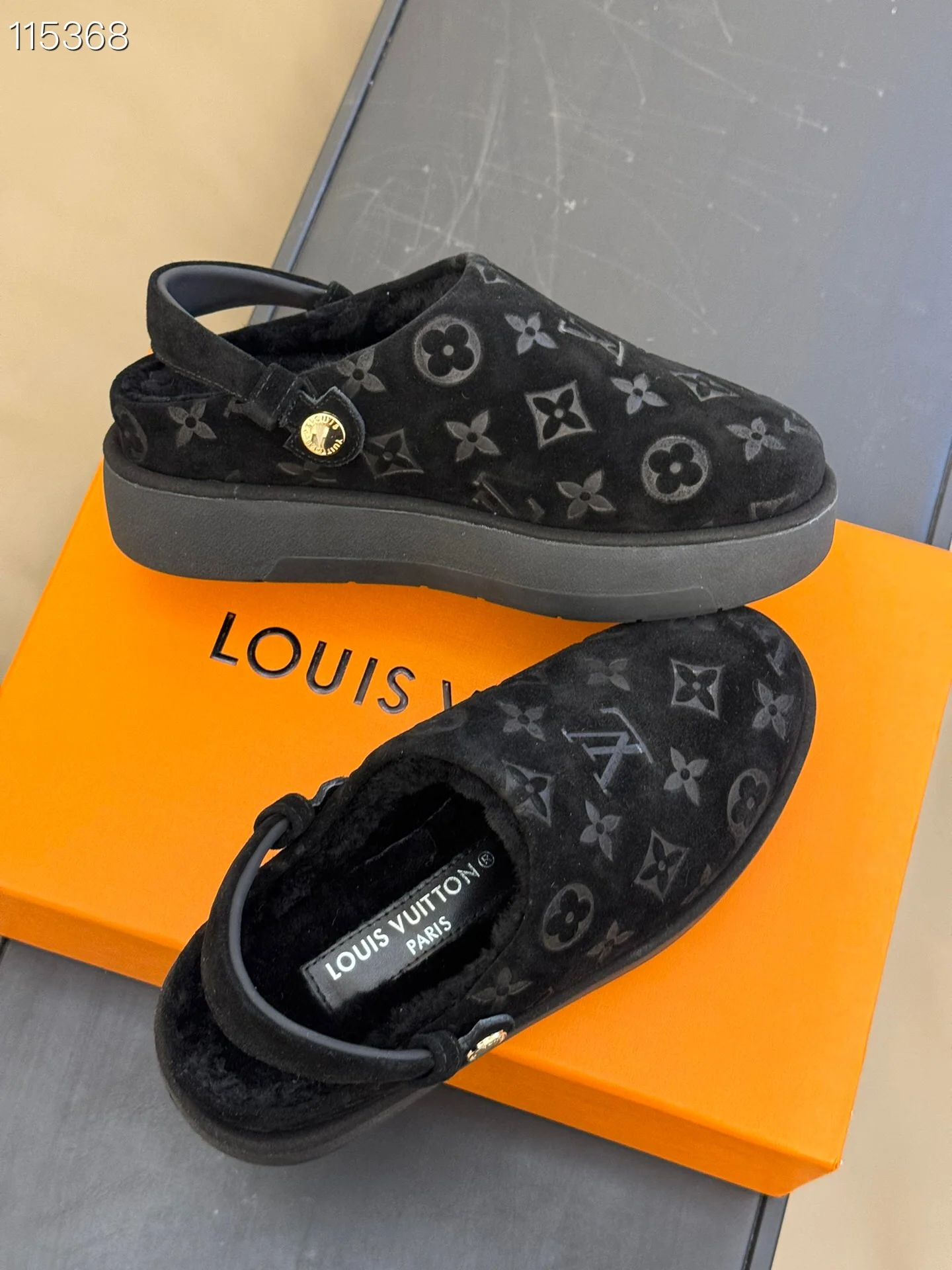 LV $135 gallery