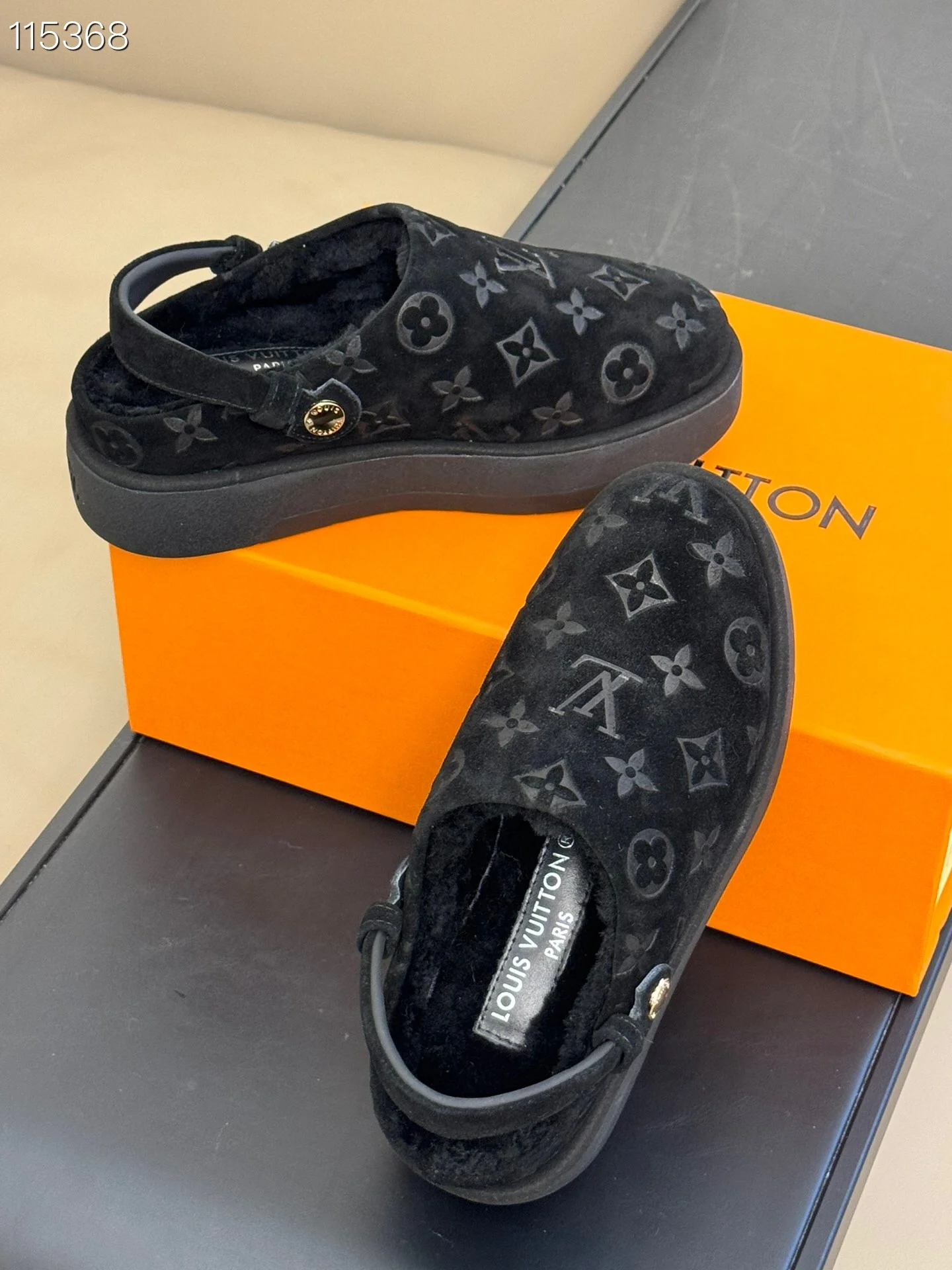 LV $135 gallery