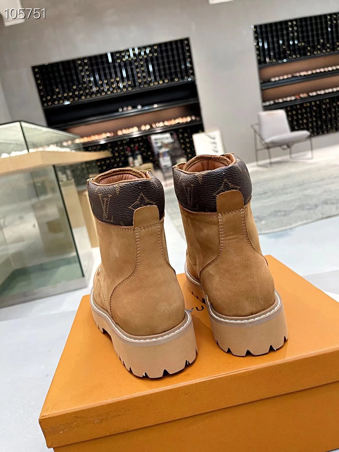 LV $135 gallery