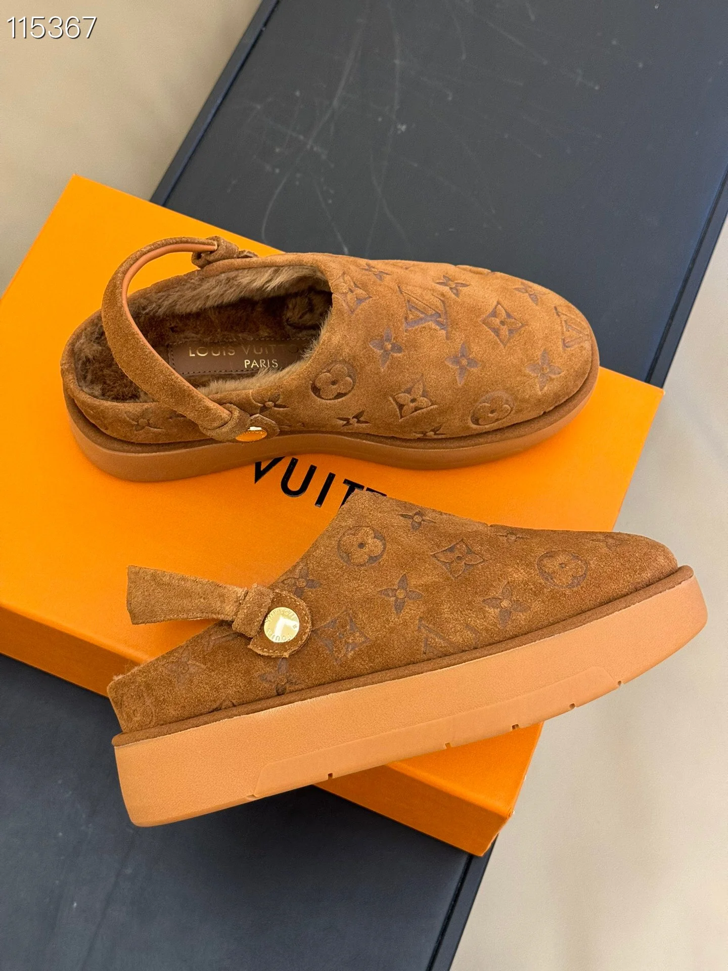 LV $135 gallery