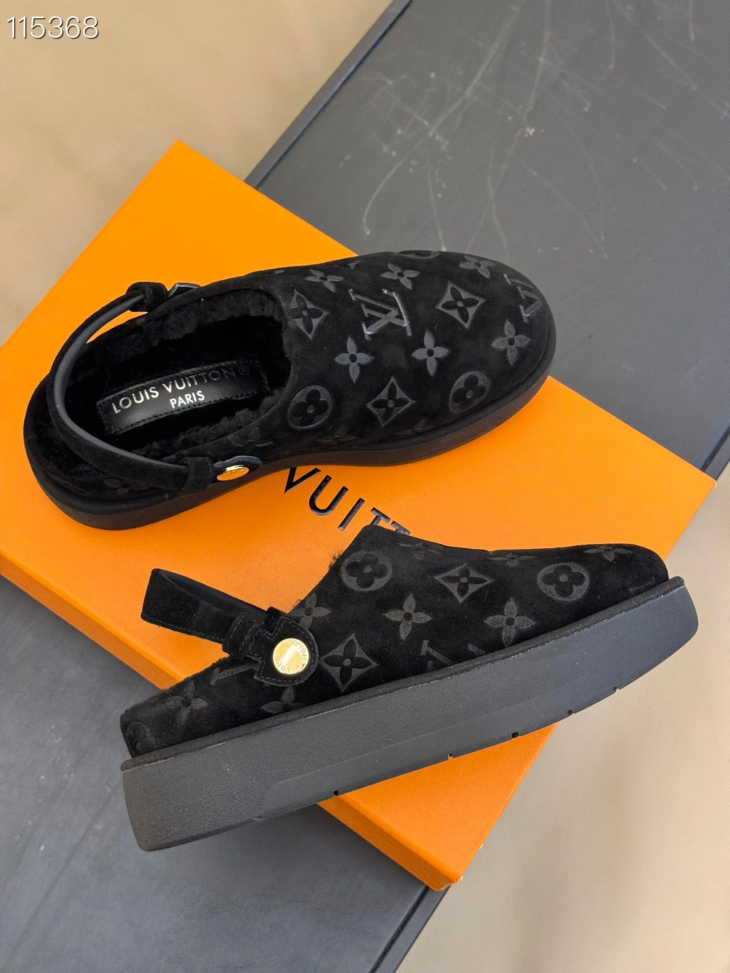 LV $135 gallery