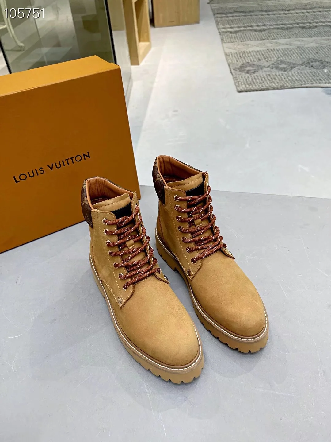 LV $135 gallery