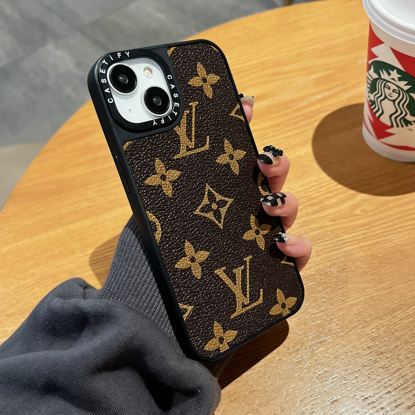 LV $14 gallery