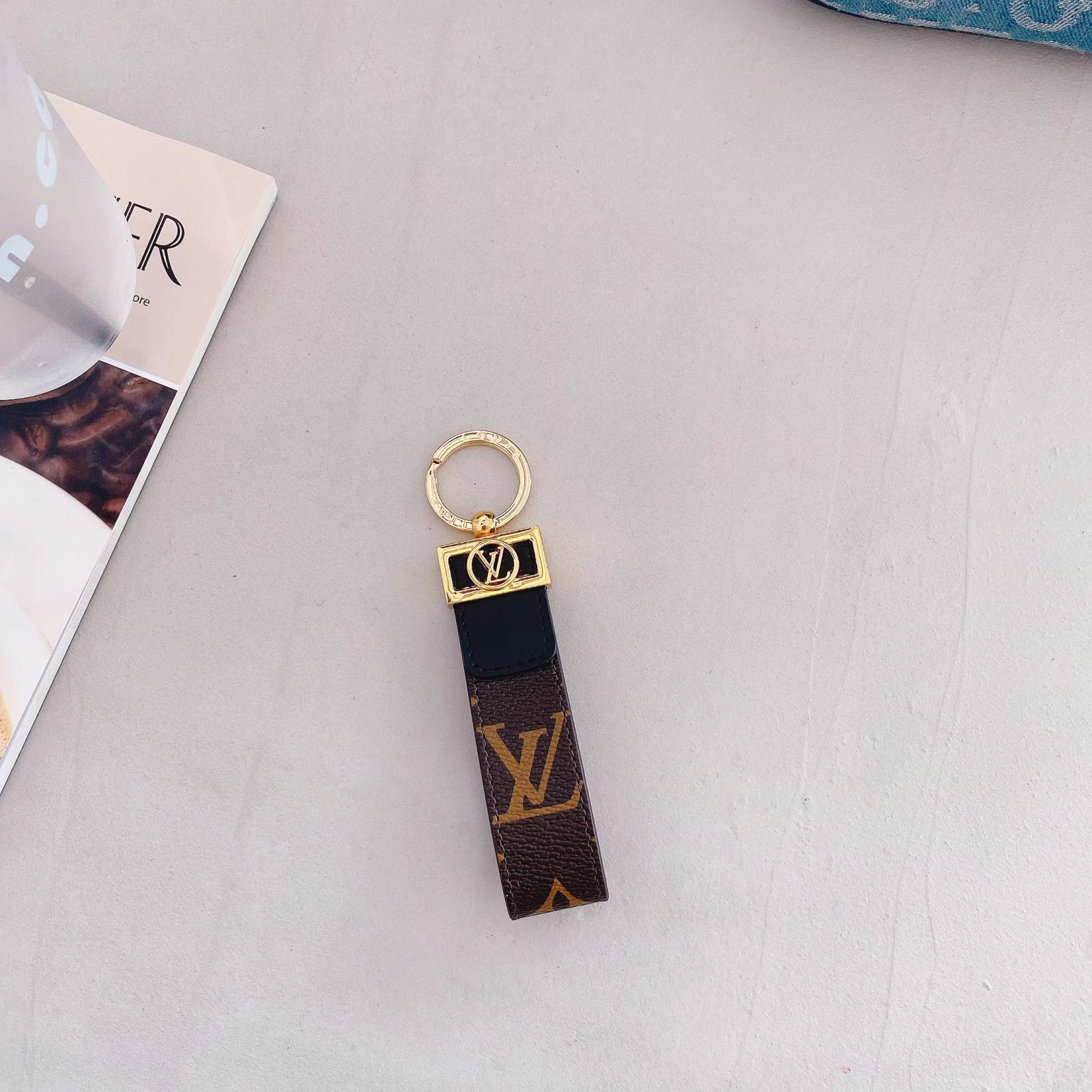 LV $15 gallery