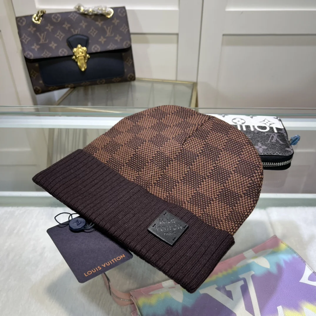 LV $15 gallery