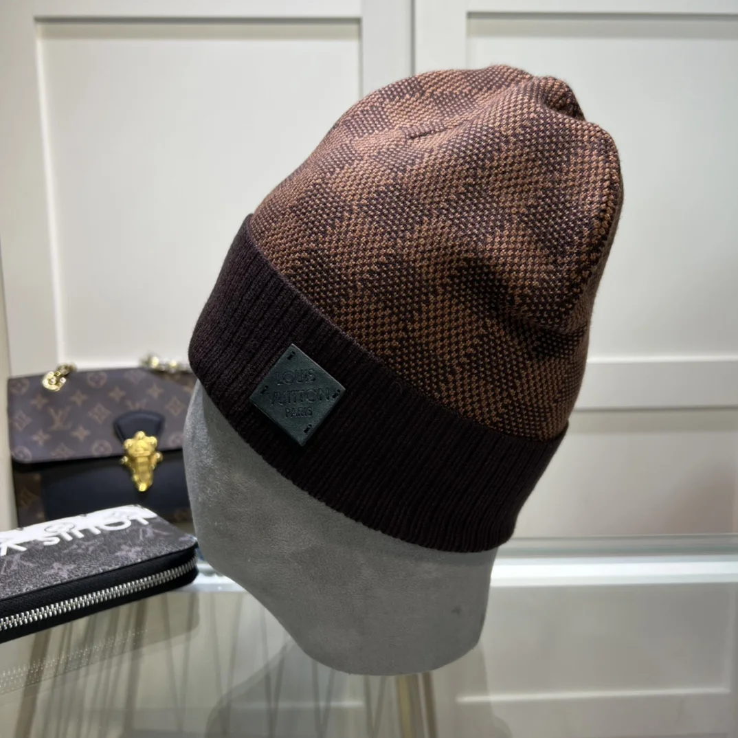 LV $15 gallery