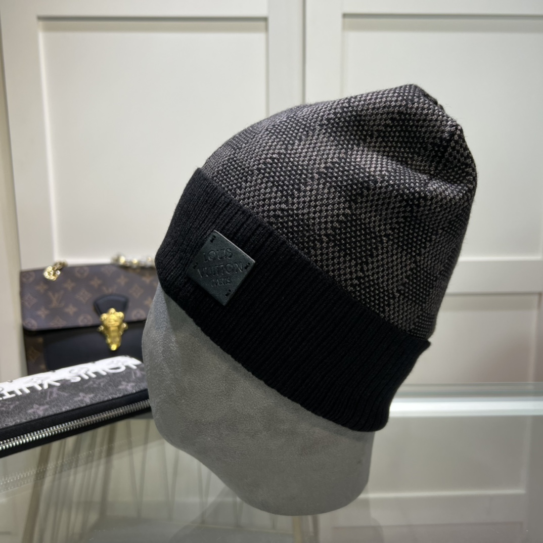 LV $15 gallery