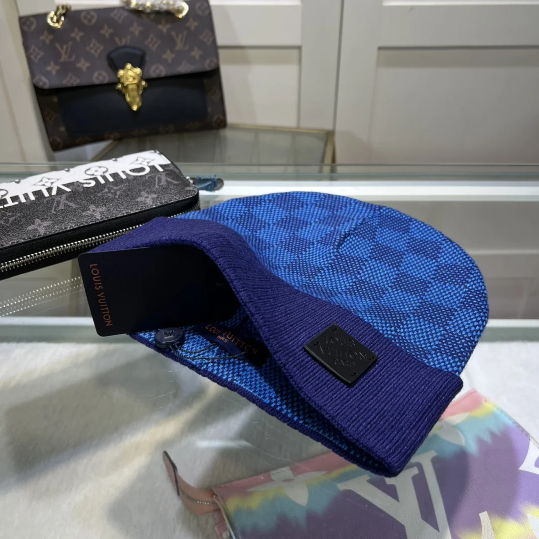 LV $15 gallery