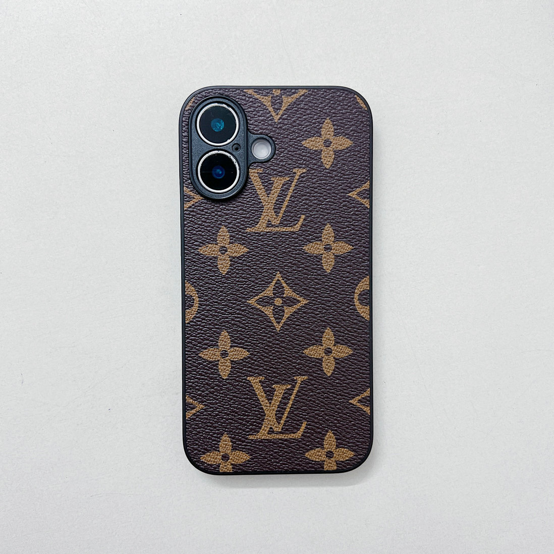 LV $16 gallery