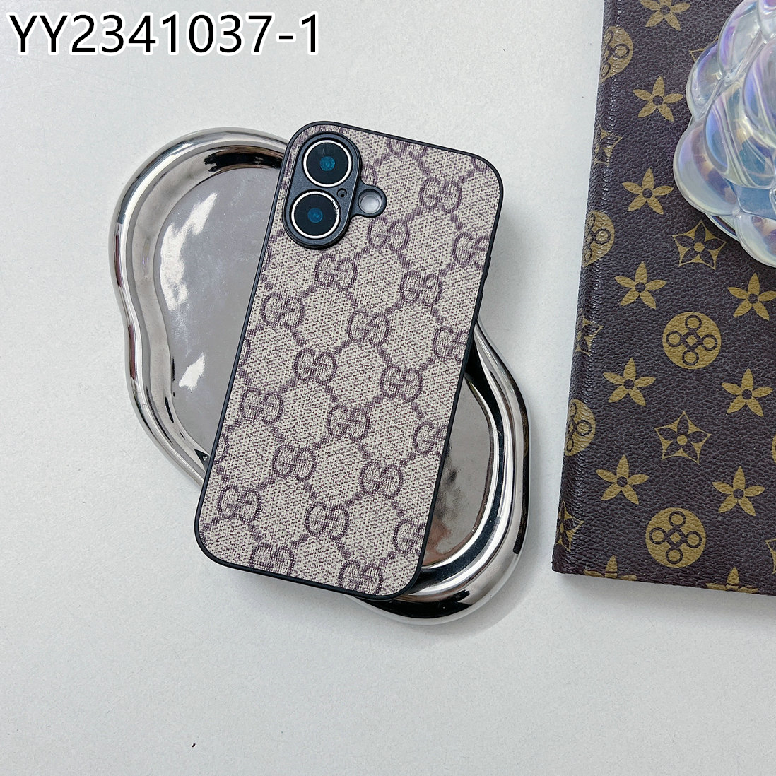 LV $16 gallery