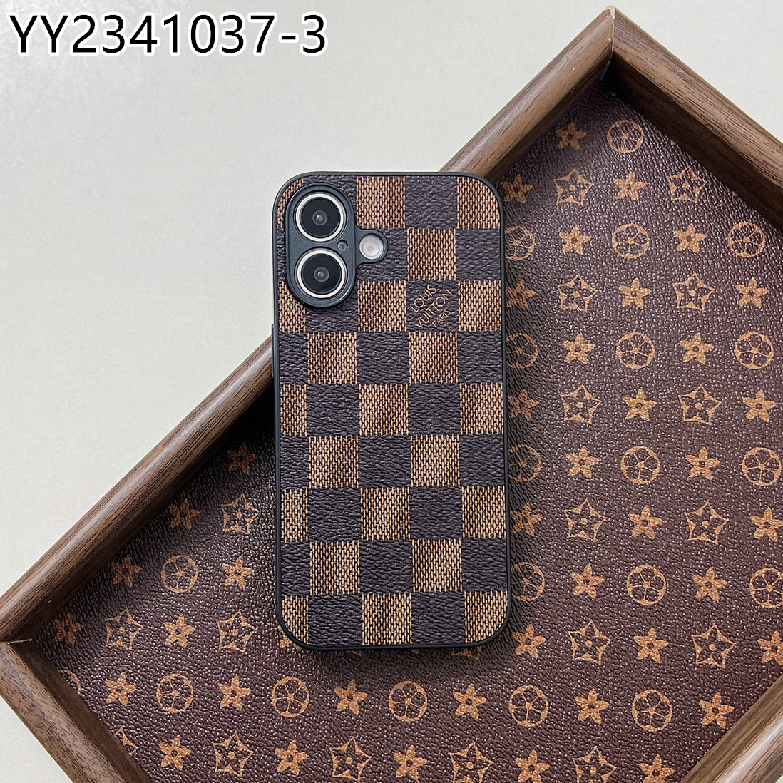 LV $16 gallery