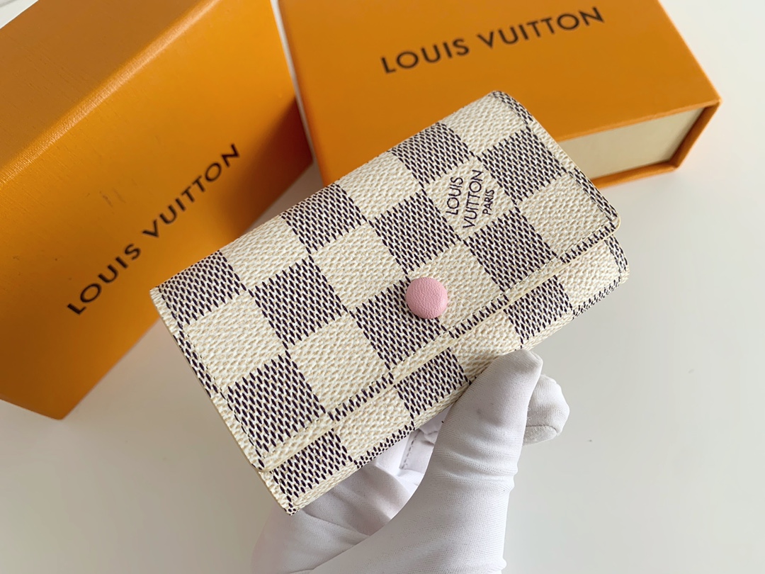 LV $17 gallery