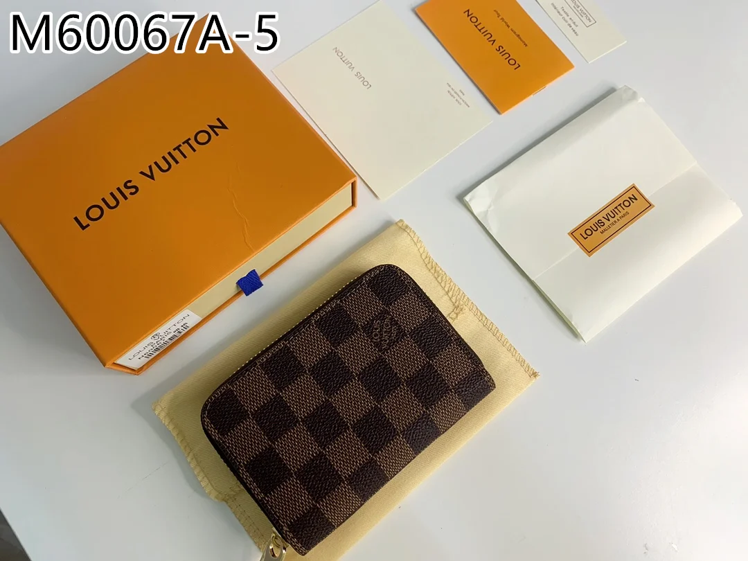 LV $18 gallery