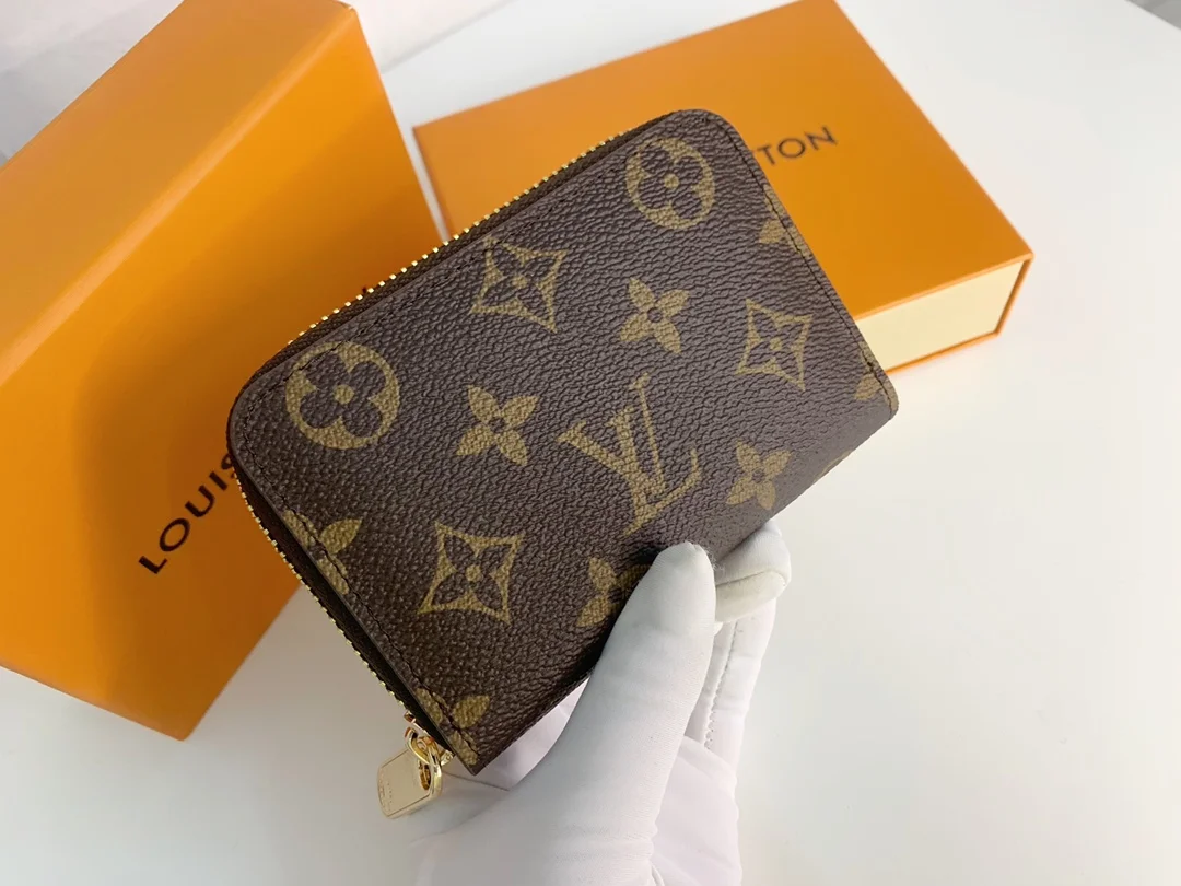 LV $18 gallery