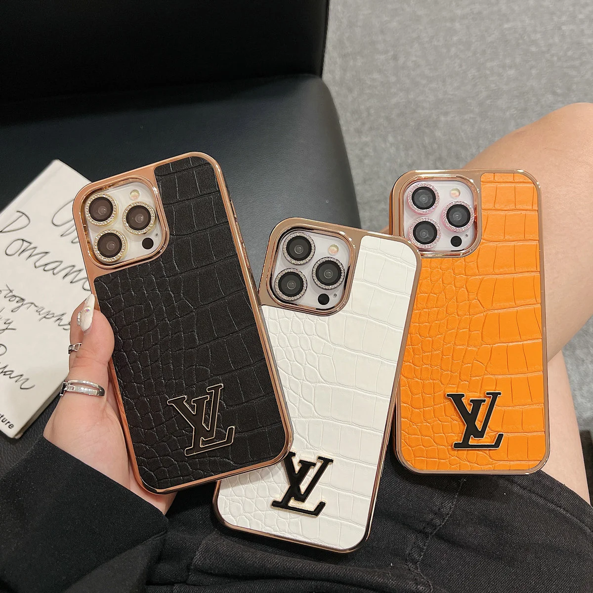 LV $18 gallery