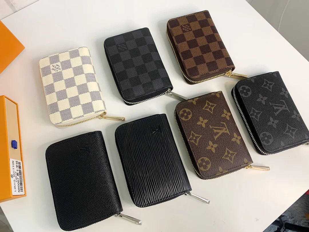 LV $18 gallery