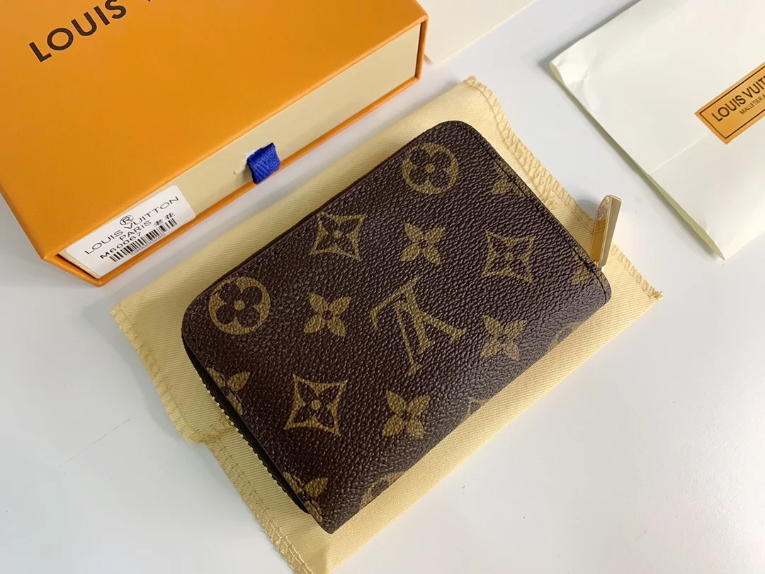 LV $18 gallery