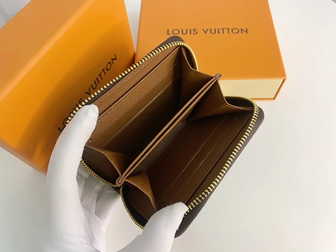 LV $18 gallery