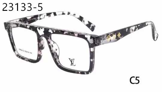 LV $18 gallery