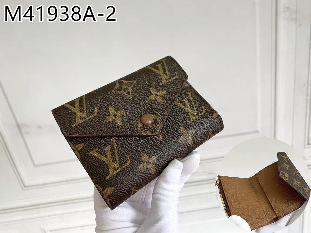 LV $19 gallery