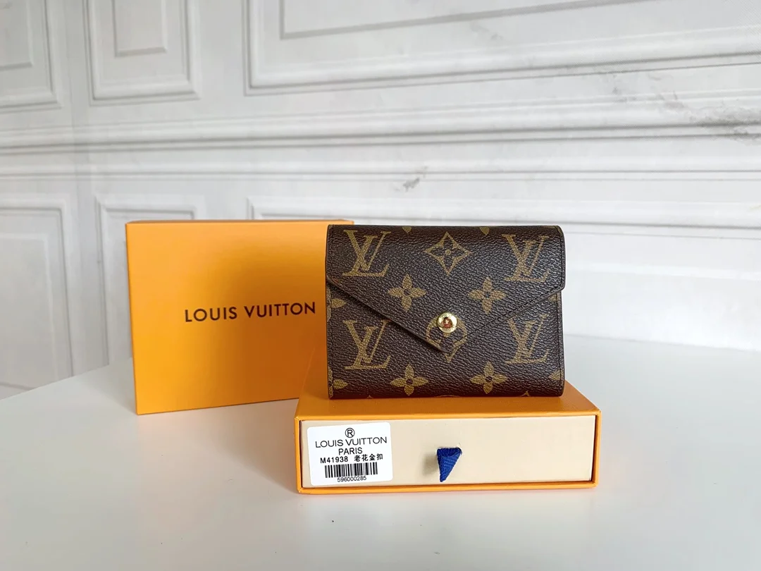 LV $19 gallery