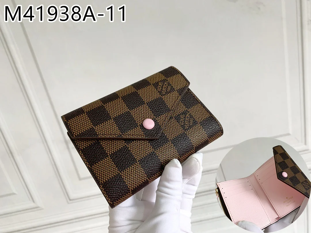 LV $19 gallery