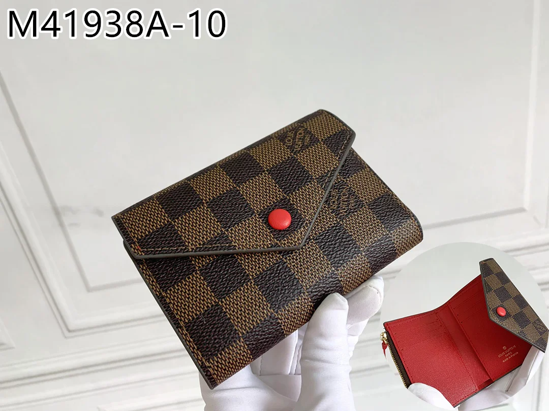 LV $19 gallery