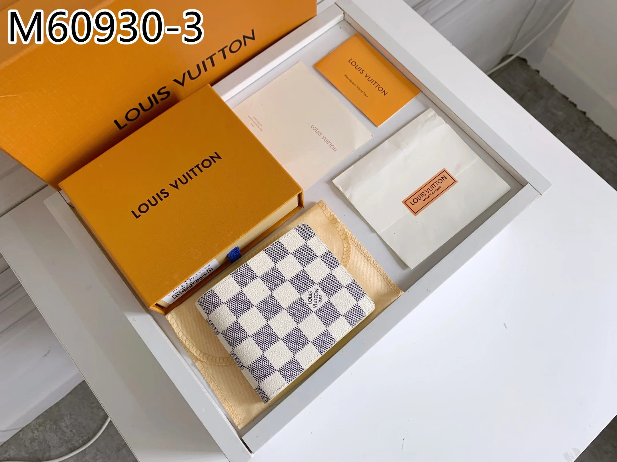 LV $20 gallery