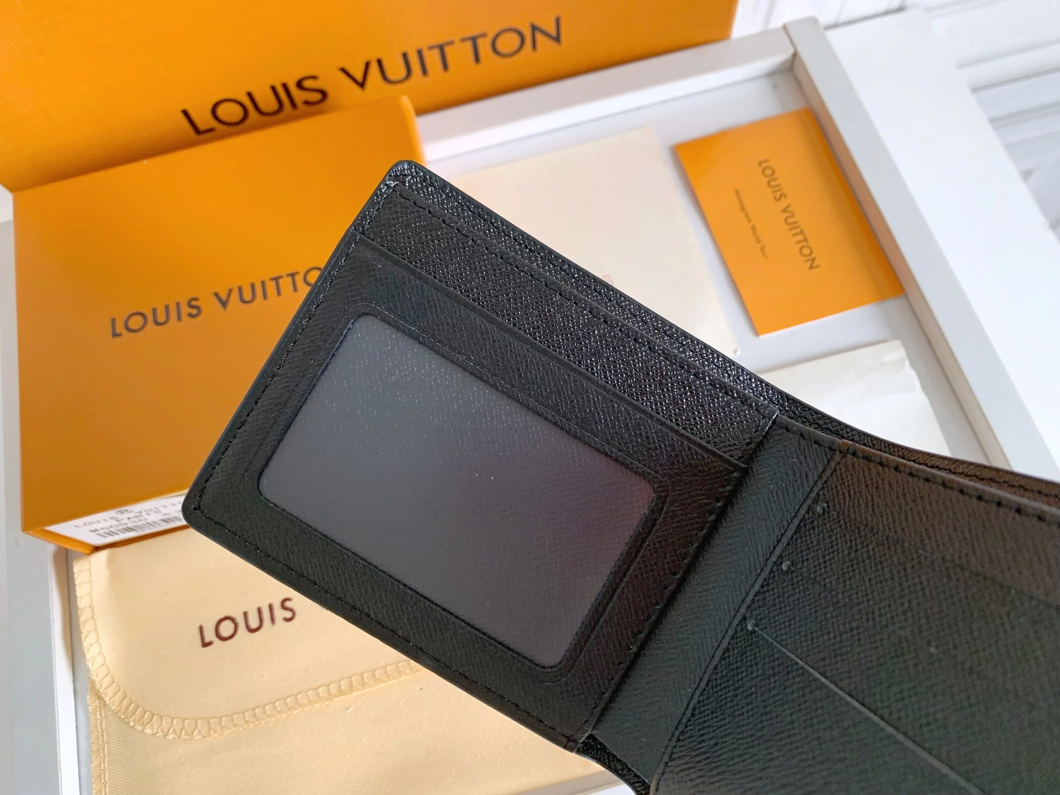 LV $20 gallery