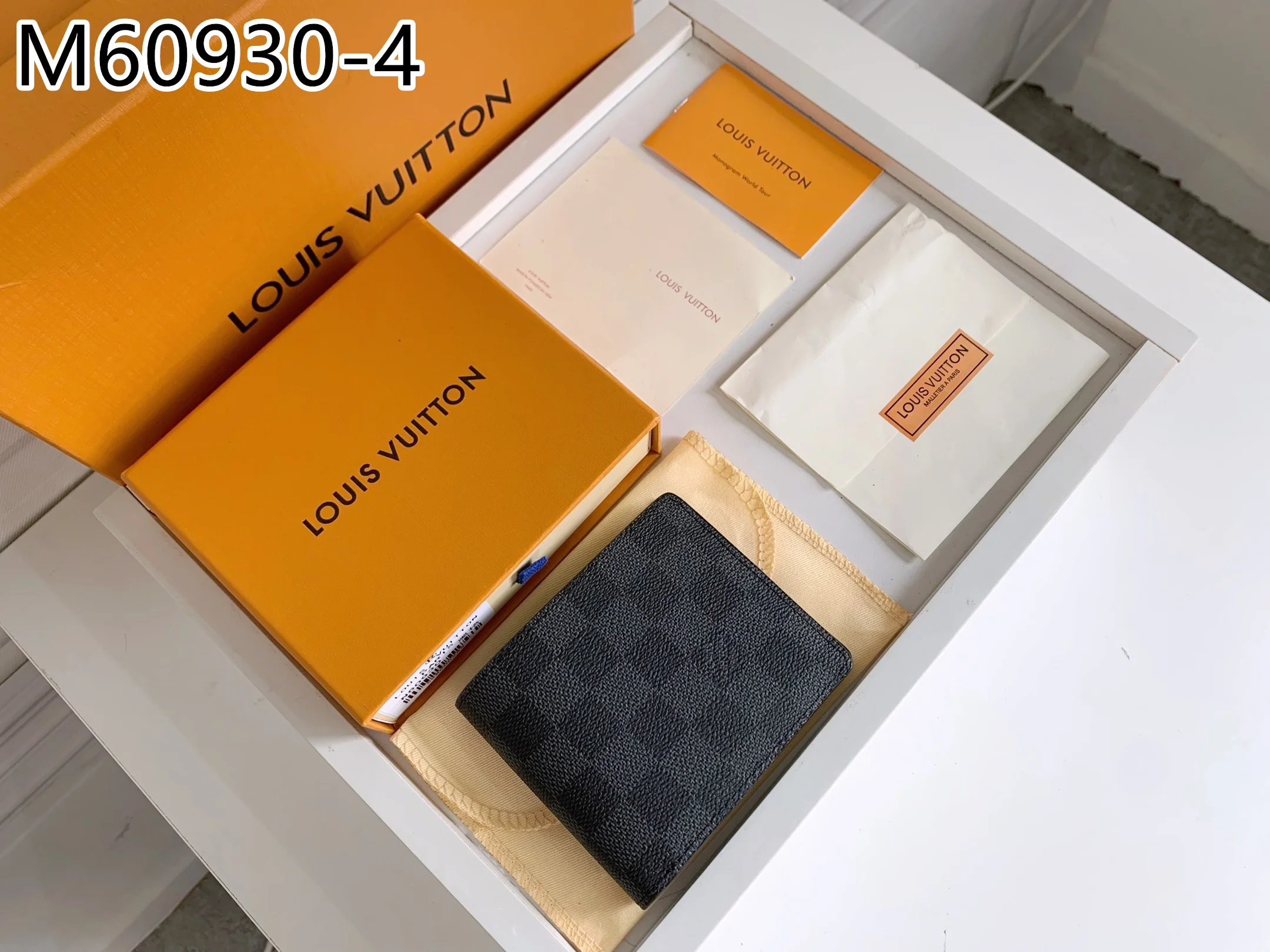 LV $20 gallery